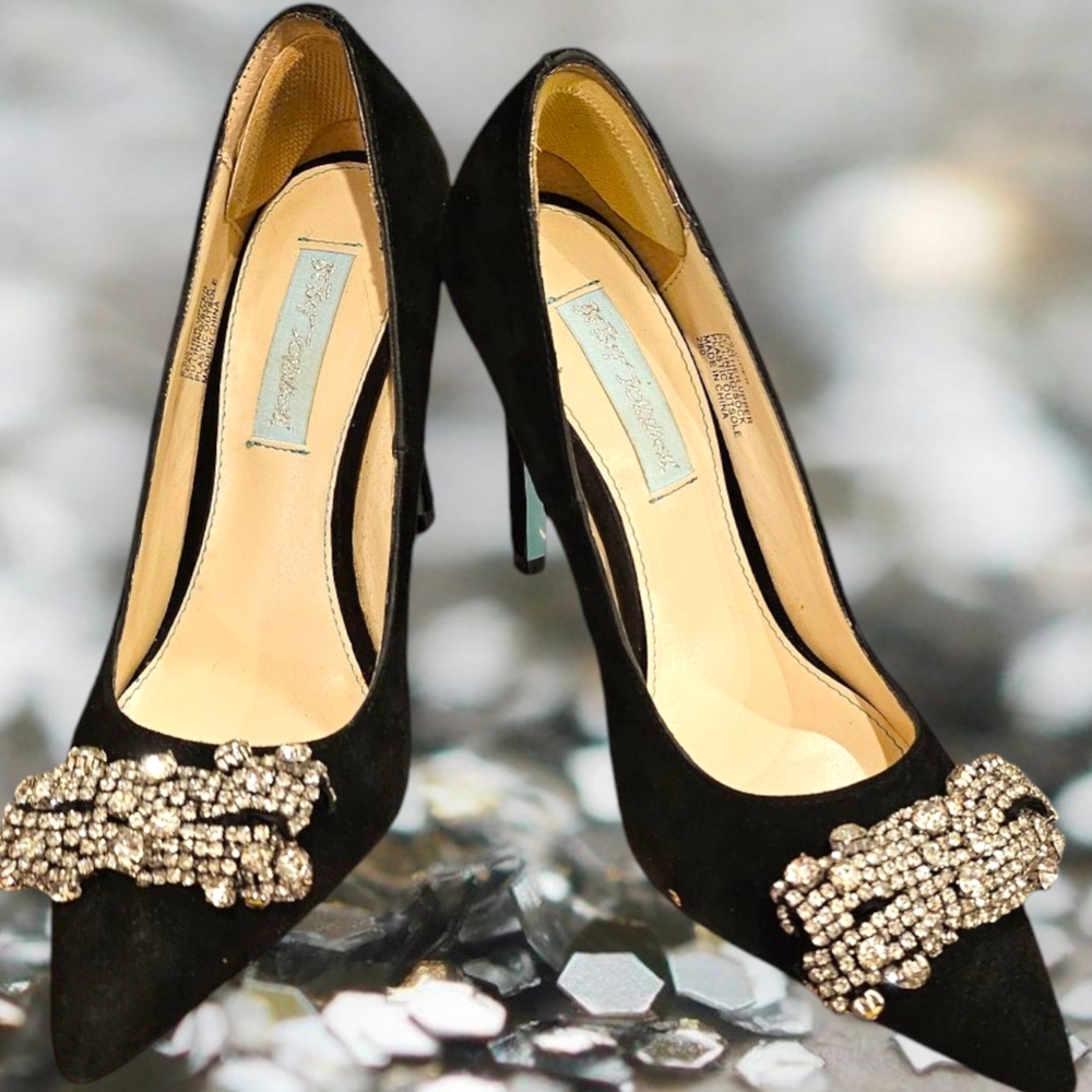 Blue by Betsey Johnson Women's Piper Dress Black Suede Pump Heel